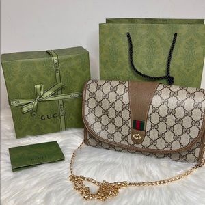 SOLD ❌❌Authentic Vintage Gucci Clutch